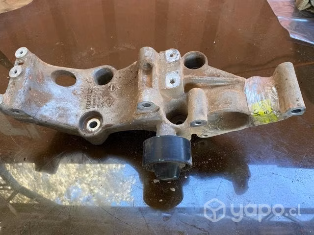 Soporte bomba hidraulica (019) Nissan NP300 2018