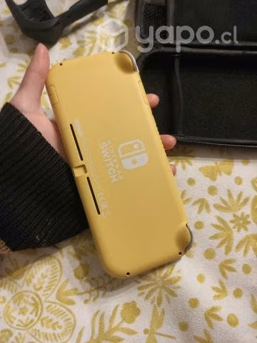 Nintendo Switch Lite con juego y accesorios