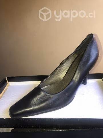 Botines cuero marca Pollini - Imagen 3