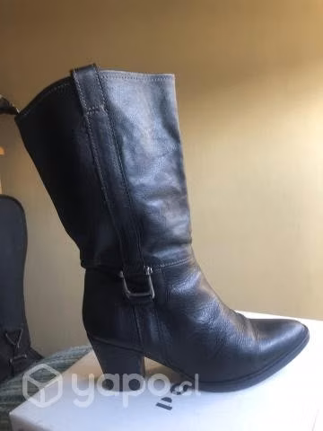 Botines cuero marca Pollini - Imagen 2