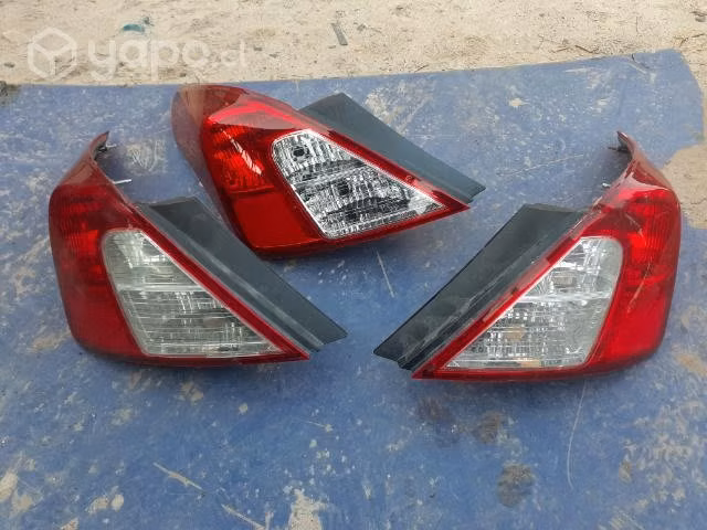Nissan Versa Focos Trasero 2012-2018
