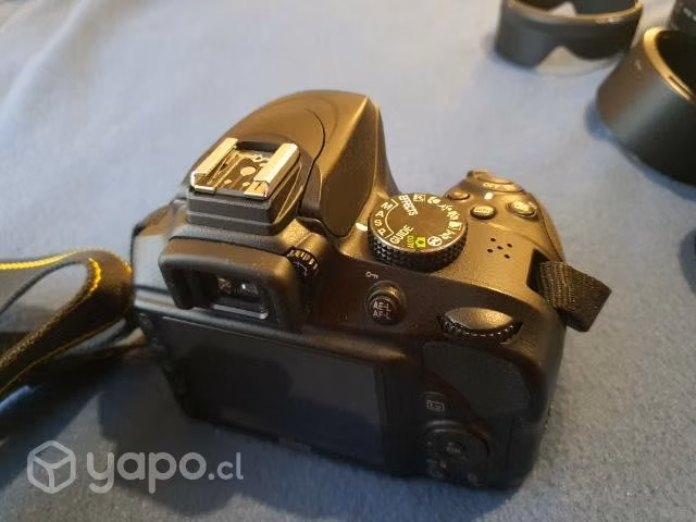 Camara Nikon D3400 con bolso y 3 objetivos