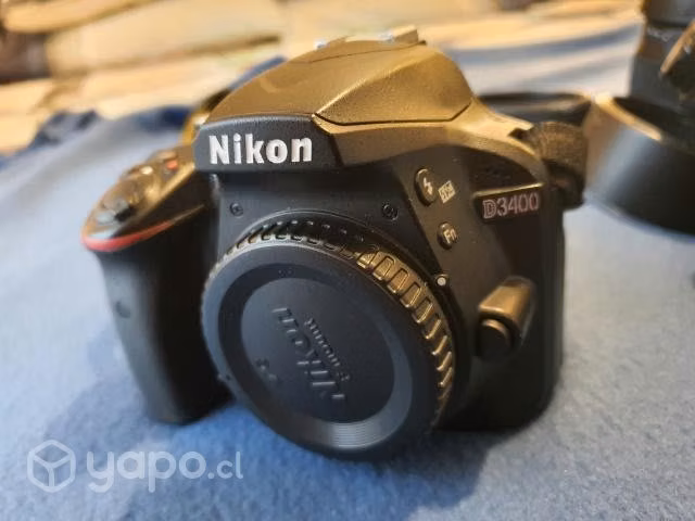 Camara Nikon D3400 con bolso y 3 objetivos