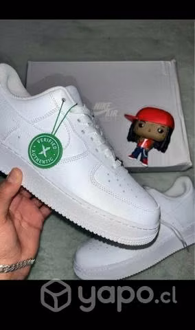 Nike Air Force 1 Low "Triple White"