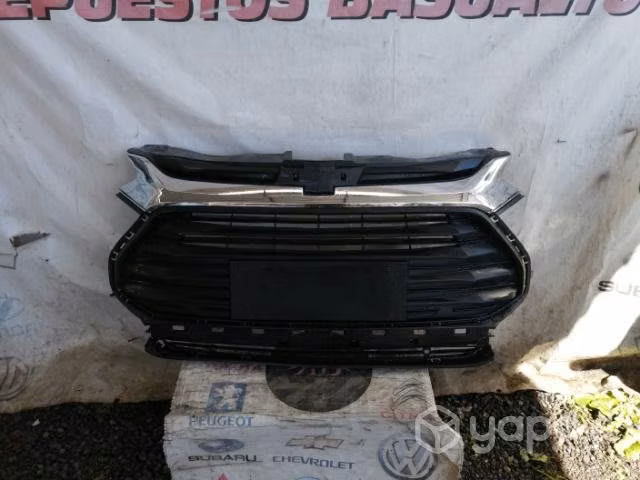 Máscara chevrolet tracker 20-23 envíos
