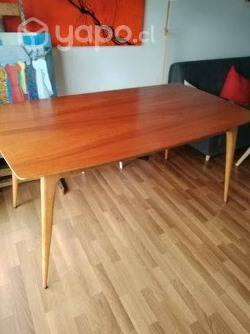 Mesa vintage restaurada