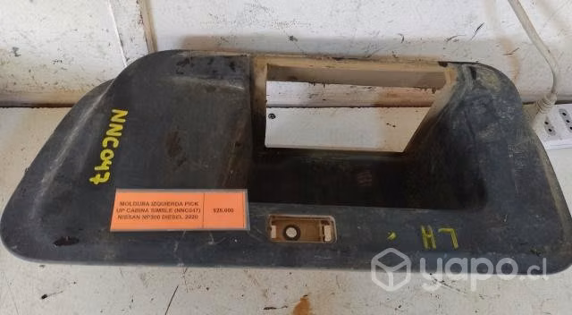 Moldura Izq Pick Up Cab Simple (047) Nissan NP300