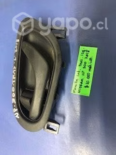 Manilla interior negra puerta tra izq Nissan NP300