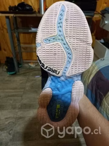 LeBron 19 low talla 44 - Imagen 4
