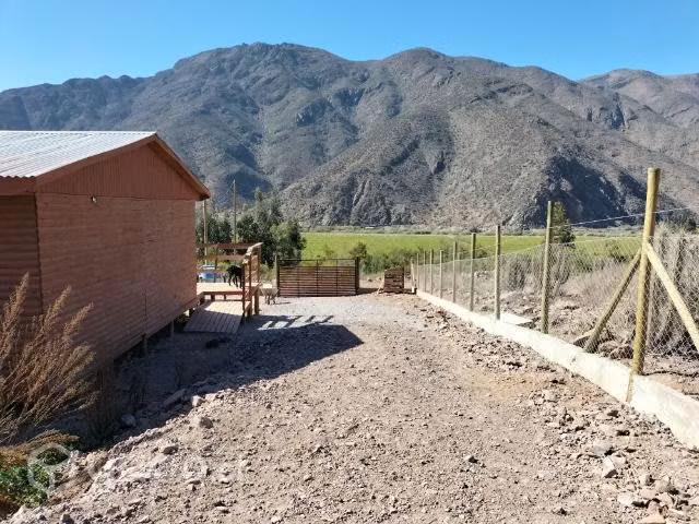 Terreno con dos casa