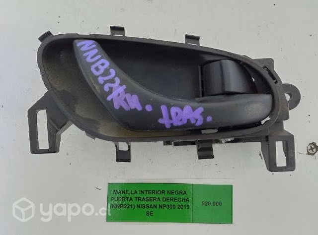 Manilla Int Negra Pta tra der (221) Nissan NP300