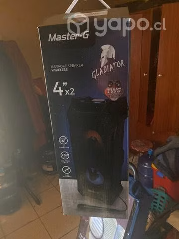 Parlante portátil Máster-G seminuevo con poco uso