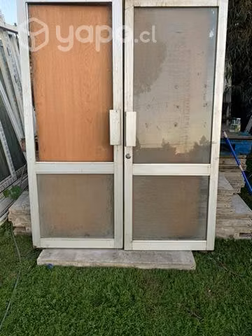 Puerta tipo mampara de aluminio