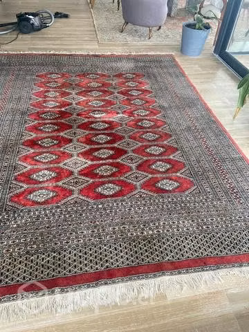 Alfombra persa en buen estado mide 2.25x2.90