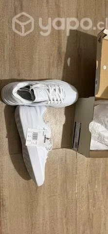 Zapatillas adidas completamente nuevas 0 uso