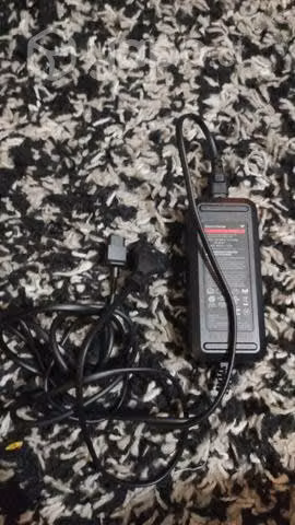 Cargador para scooter eléctrico