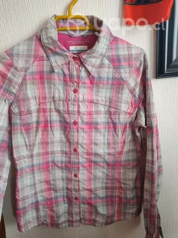 Chaquetas Columbia talla S y M y camisas