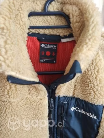 Chaquetas Columbia talla S y M y camisas