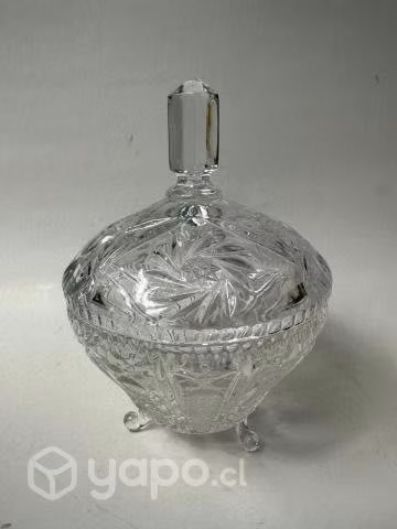 Delicada bombonera de Cristal Bohemia (República C