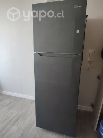Refrigerador semi nuevo