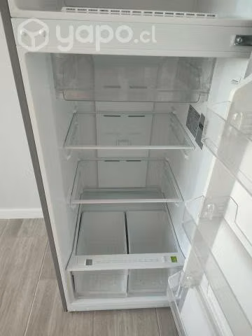 Refrigerador semi nuevo