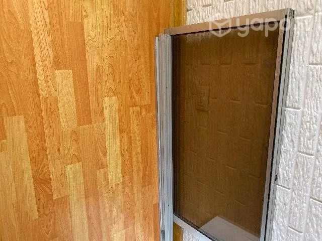Ventana de aluminio excelente estado