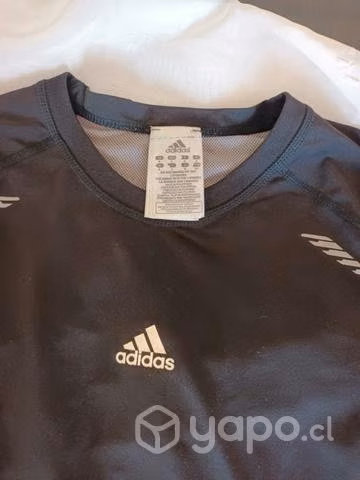 Polera de compresión Adidas
