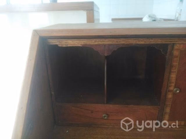 Escritorio antiguo en excelente estado