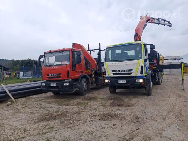 Servicio de camión pluma disponible