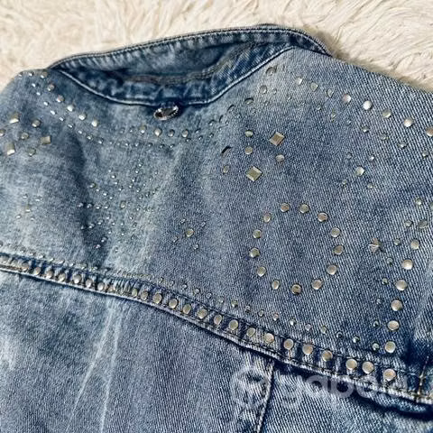 Chaqueta top de jeans y detalles como nueva