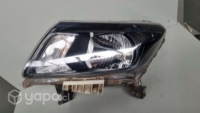 Optico Nissan np300 fondo negro dmg la cistern2.2