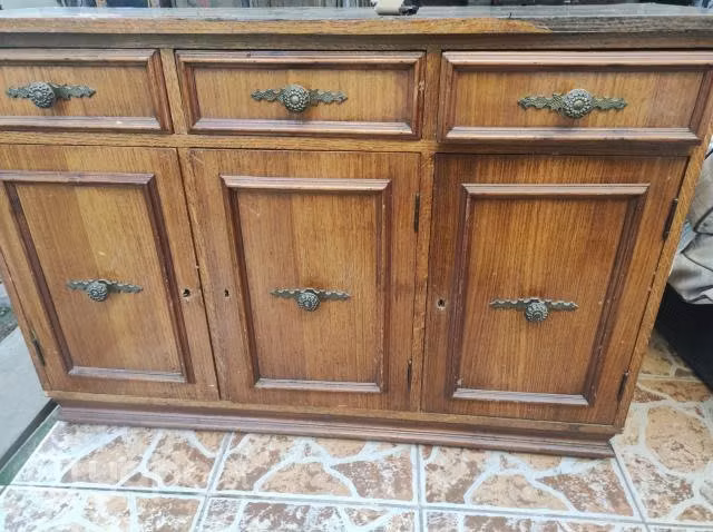 Hermoso buffet para restaurar la pintura - Imagen 3