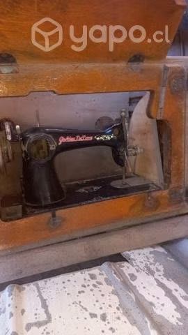 Máquina de coser antigua