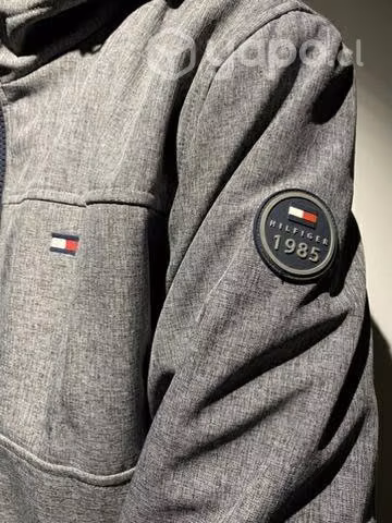 Parka tommy y polerones hombre