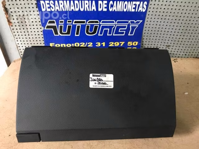 Guantera superior Toyota Tundra 2010