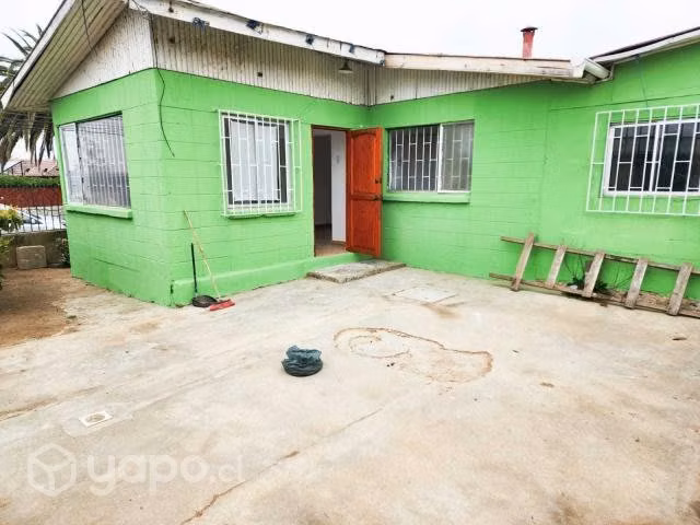 Casa Sólida con gran Local Comercial