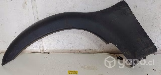 Moldura Tapabarro Delantera Izq Detalle Mahindra