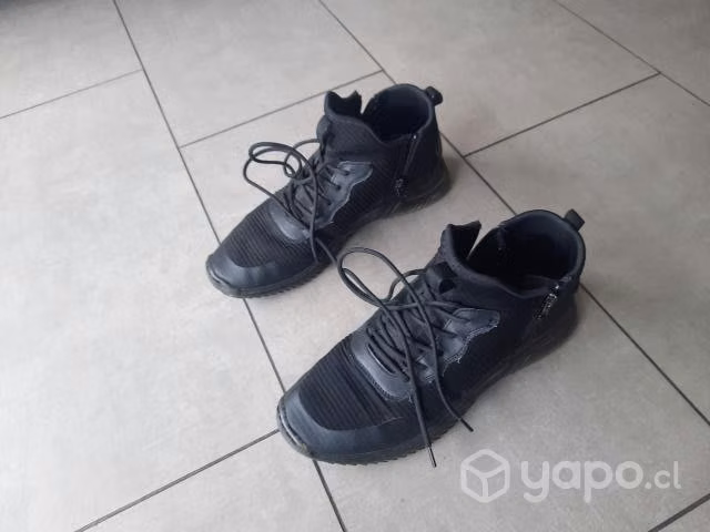 Zapatillas buen estado talla 42 - Imagen 3