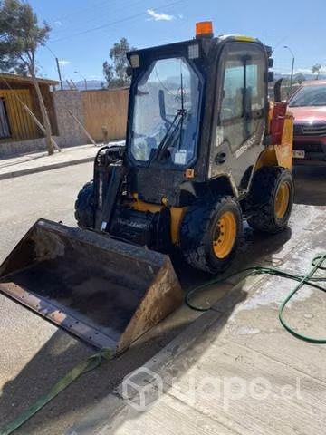 Minicargador JCB