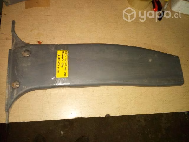 Tapiz cubre pilar centr inf der Nissan Terrano
