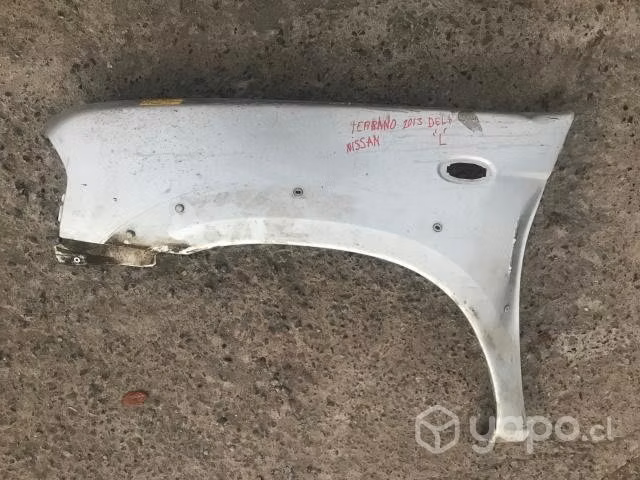 Tapabarro del izq c/det Nissan Terrano