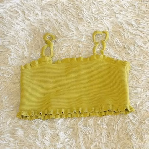 Polera Zara verde limón como nueva S