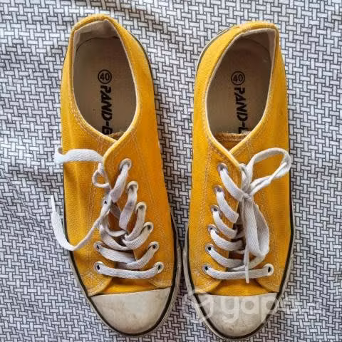 Zapatillas tipo Converse talla 40