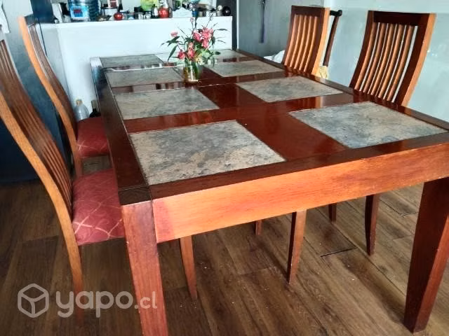Comedor con 4 sillas