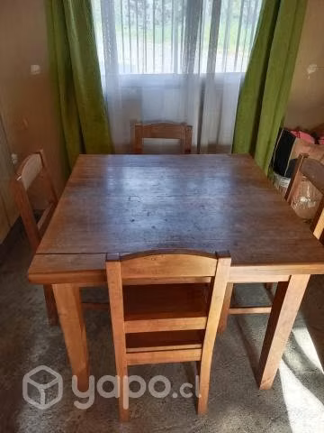 Comedor con 4 sillas