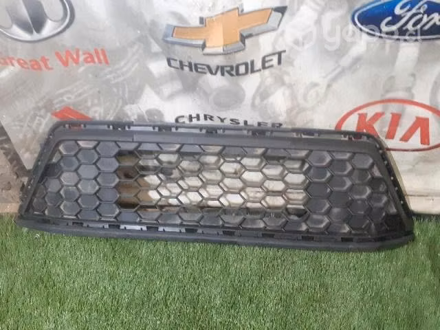 Rejilla de parachoque volkswagen saveiro gol 2015