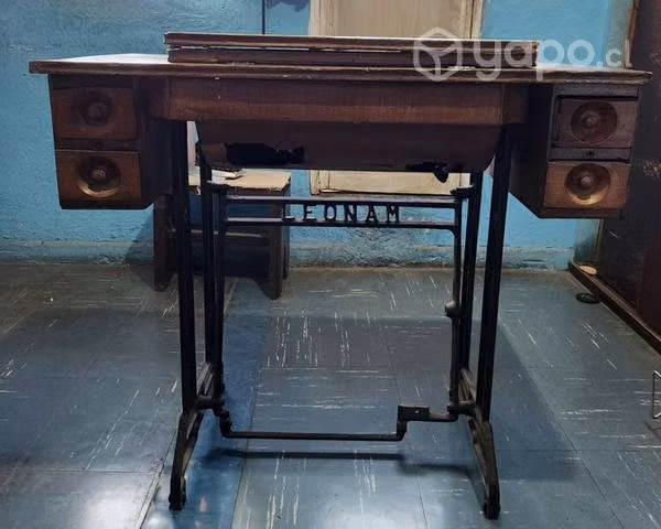 Máquina de coser antigua