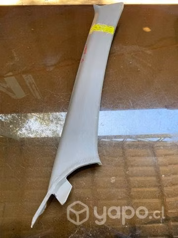 Tapiz cubre pilar del der sup Nissan Xtrail 2010