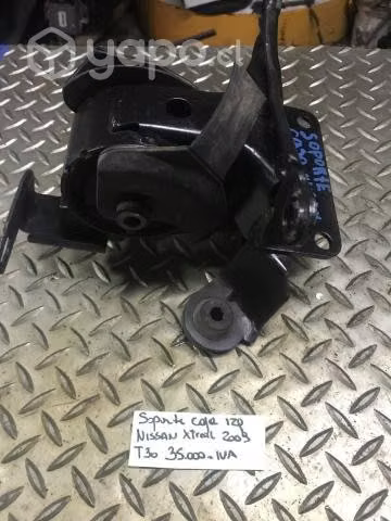 Soporte motor izquierdo Nissan Xtrail T30 2002-11