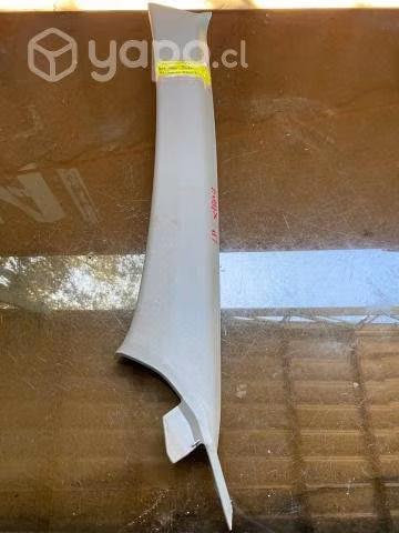 Tapiz cubre pilar del izq sup Nissan Xtrail 2010